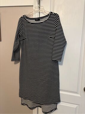 Black & White Striped High-Low Dress - Women's Casual Shift